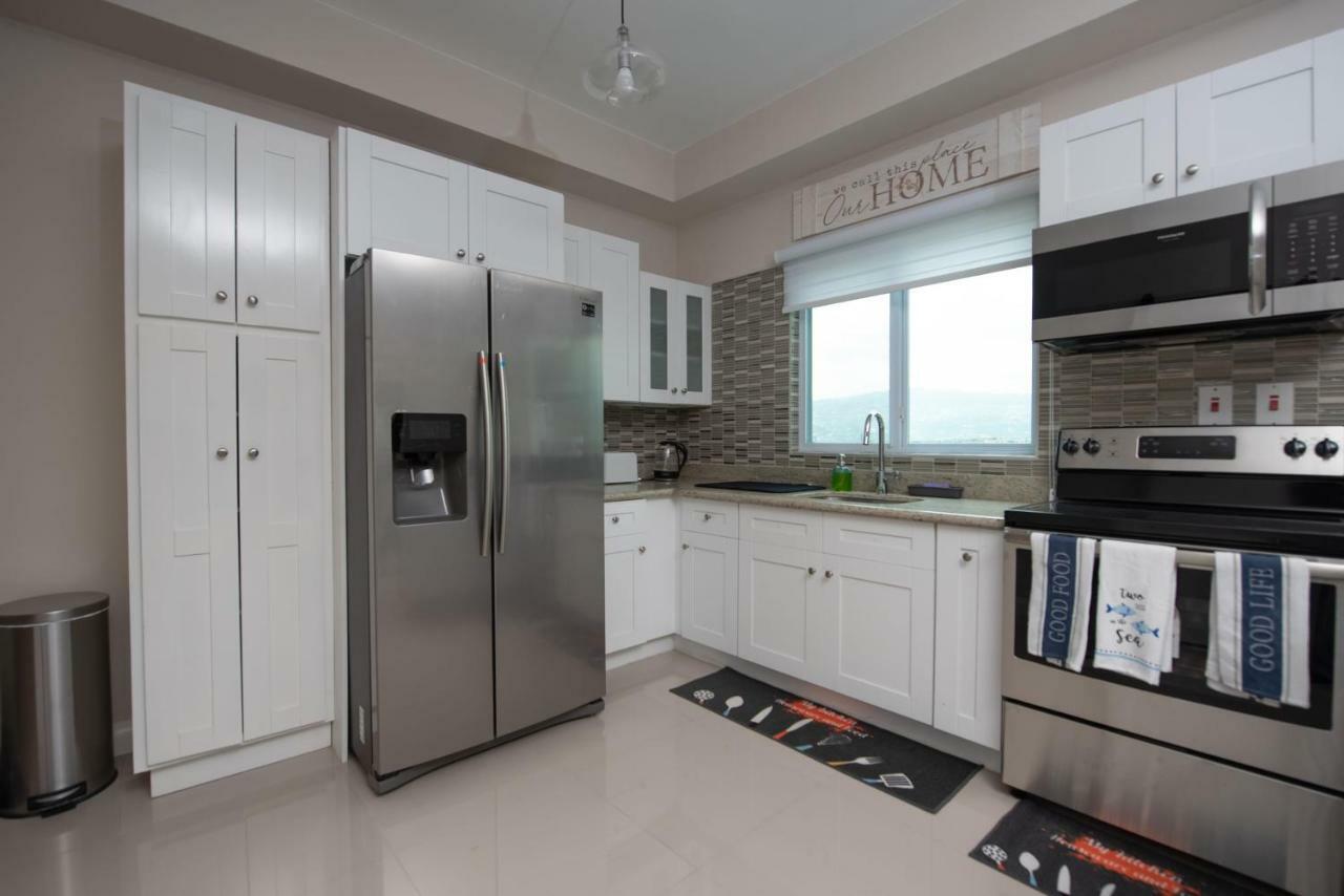 The Crimson Apartment Kingston Luaran gambar