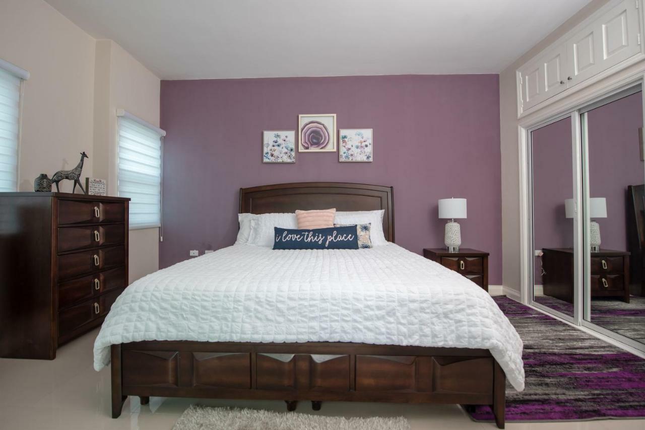 The Crimson Apartment Kingston Luaran gambar