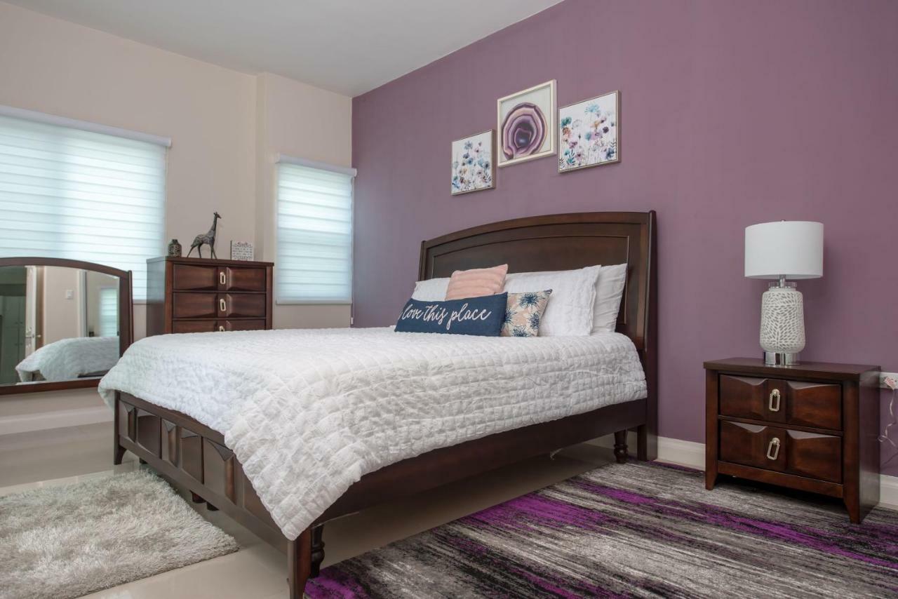 The Crimson Apartment Kingston Luaran gambar