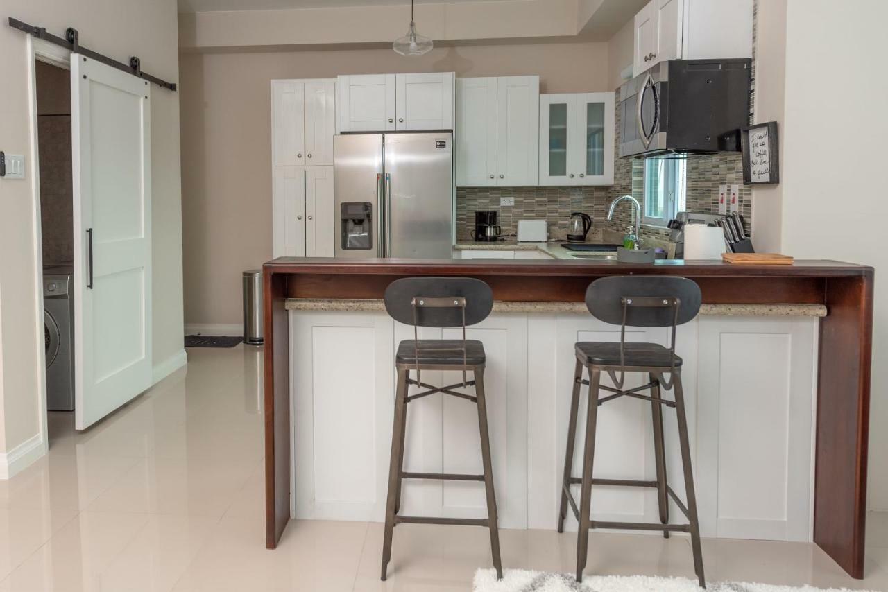 The Crimson Apartment Kingston Luaran gambar